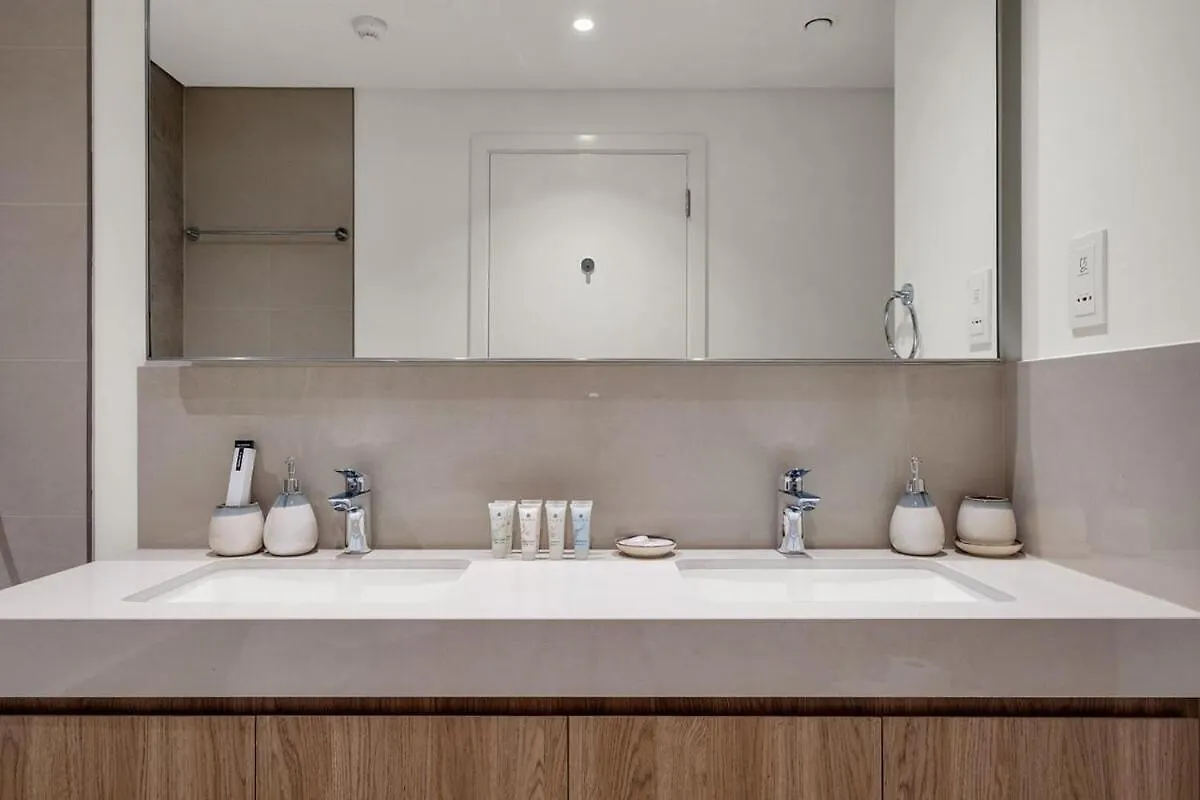 Elegant 2Br By Dubai Mall Apartment